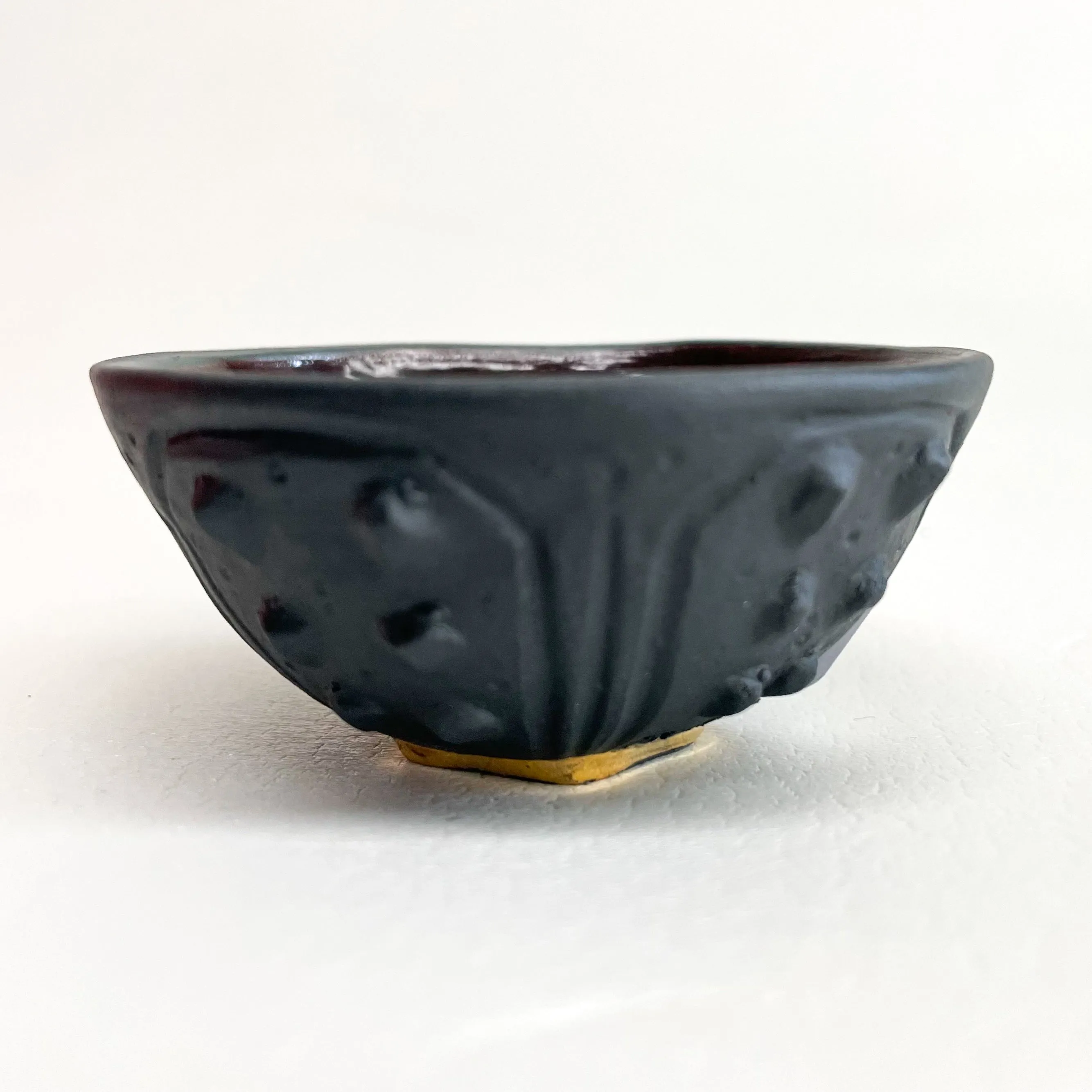 49. Urchin Mini Bowl - Black - Gold Ring