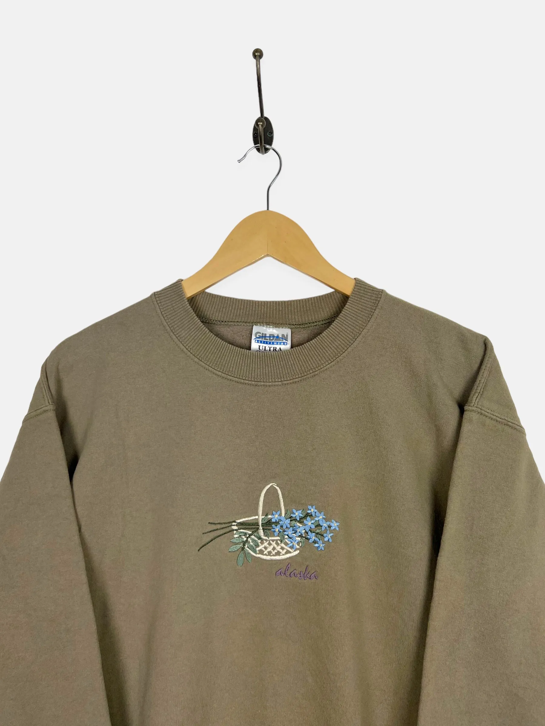 90's Alaska Embroidered Vintage Sweatshirt Size 10-12