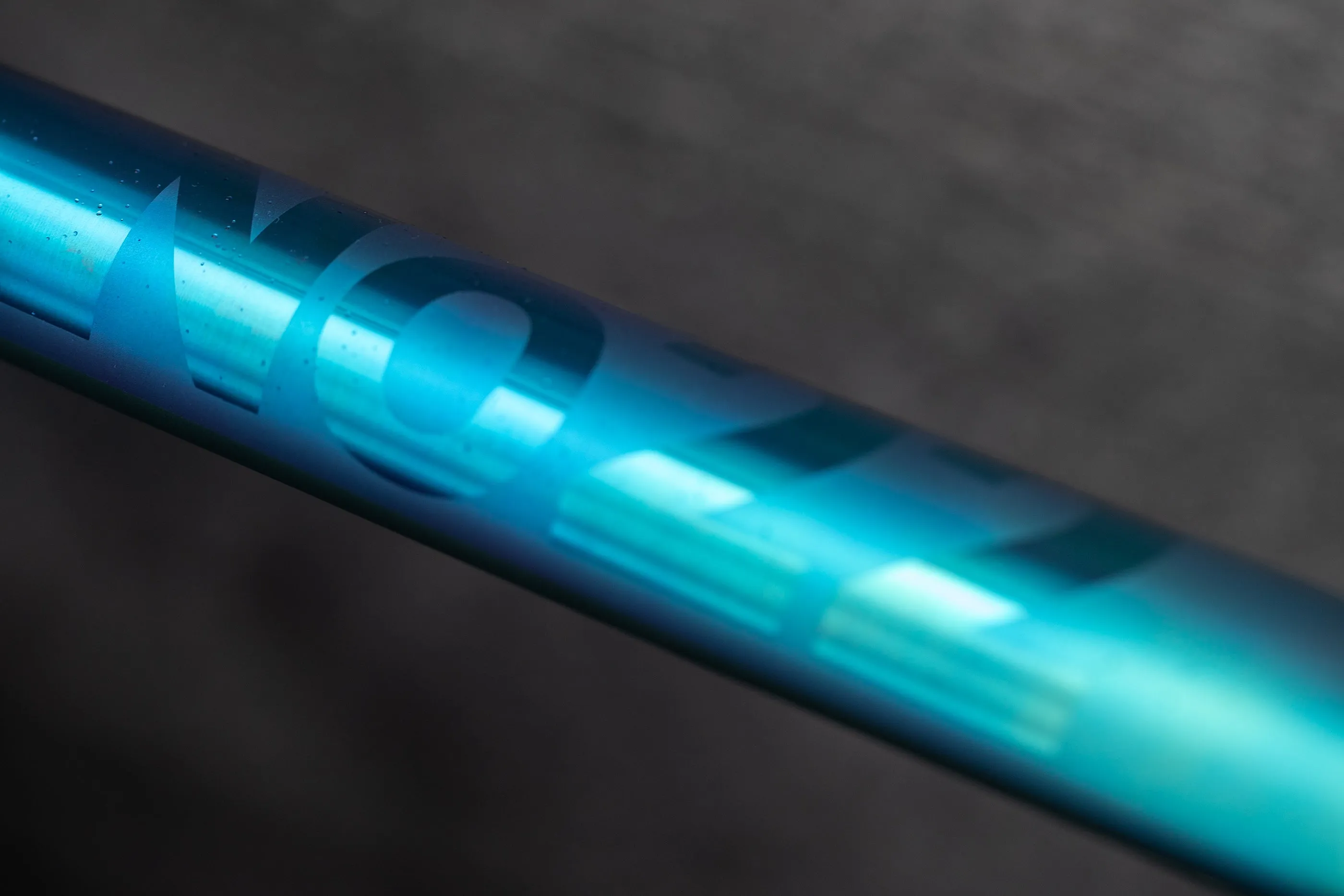 AC Pre-Owned: No. 22 Aurora - Anodized/Cerakote, 55cm