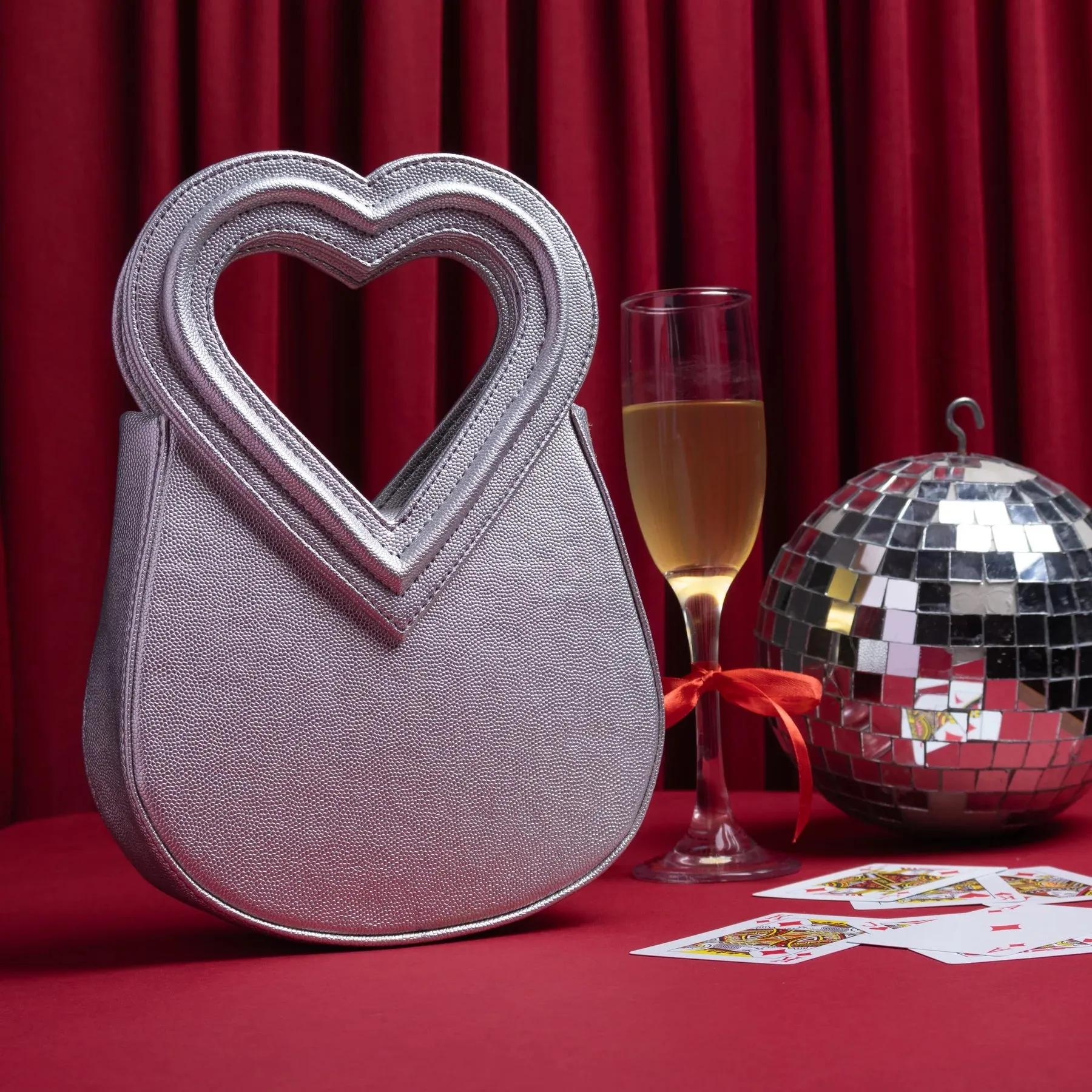 Amour Carryall