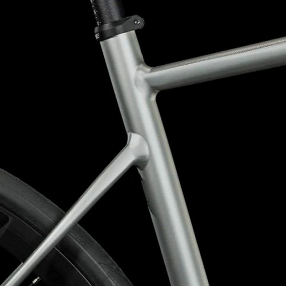 BICICLETA CUBE ATTAIN PRO SILVER'N'ORANGE