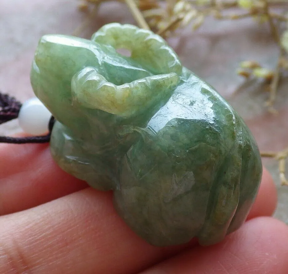 Certified Natural Jadeite Emerald A*Jade HandCarved Ox Cow Pendant 风水牛 HL8027 with Gift Box