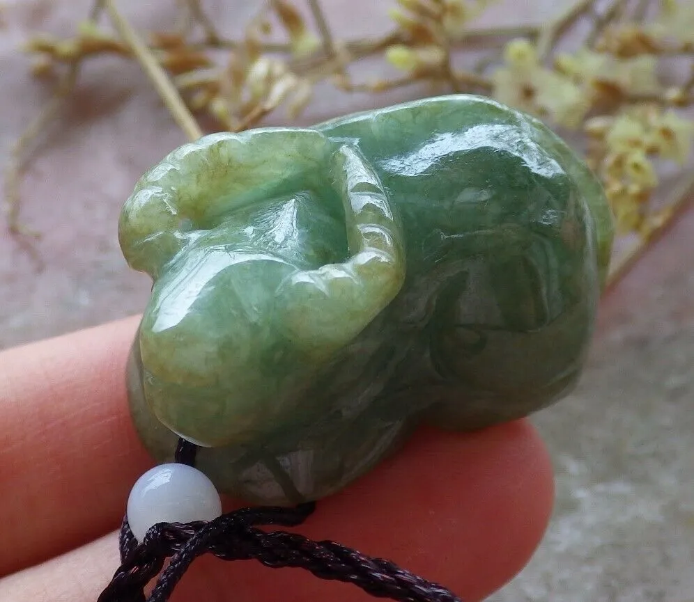 Certified Natural Jadeite Emerald A*Jade HandCarved Ox Cow Pendant 风水牛 HL8027 with Gift Box