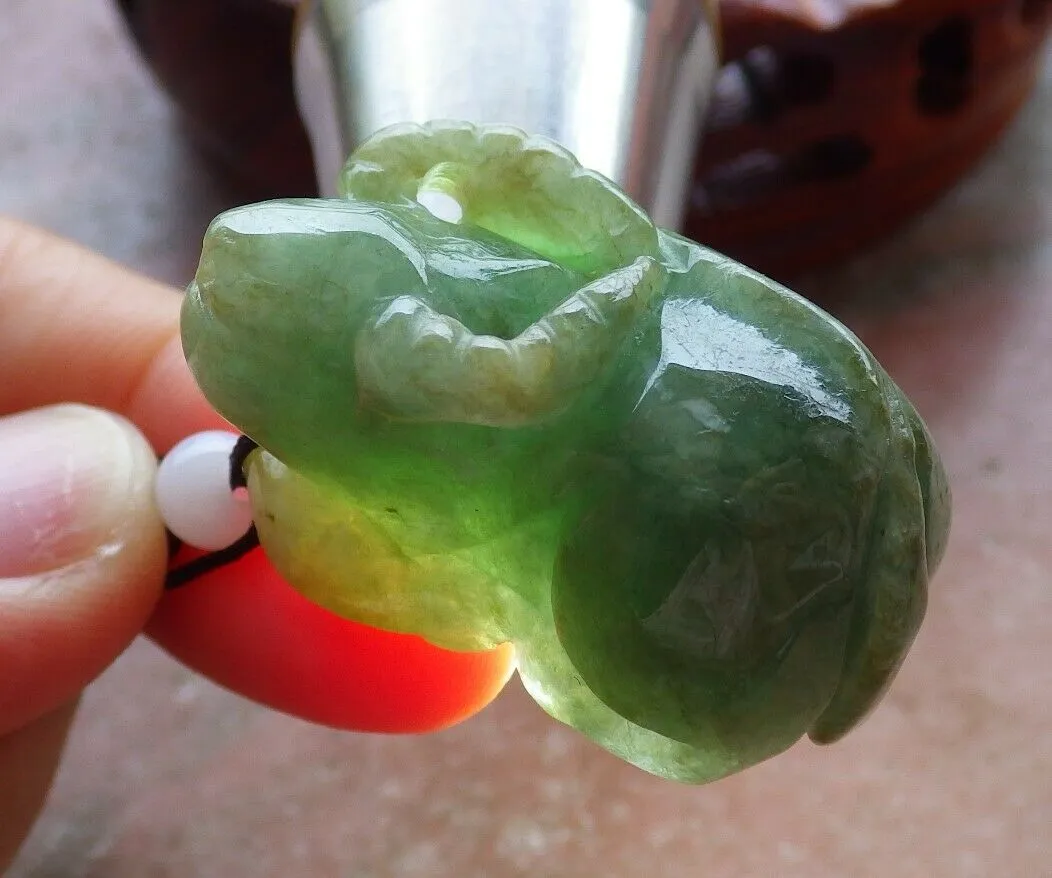 Certified Natural Jadeite Emerald A*Jade HandCarved Ox Cow Pendant 风水牛 HL8027 with Gift Box