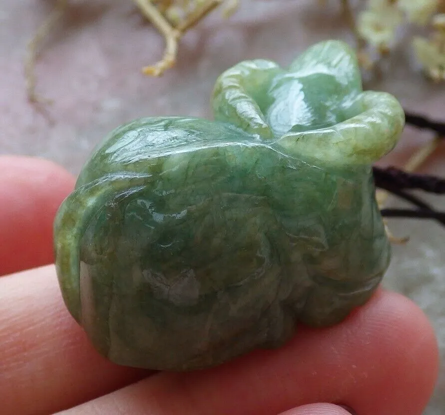 Certified Natural Jadeite Emerald A*Jade HandCarved Ox Cow Pendant 风水牛 HL8027 with Gift Box