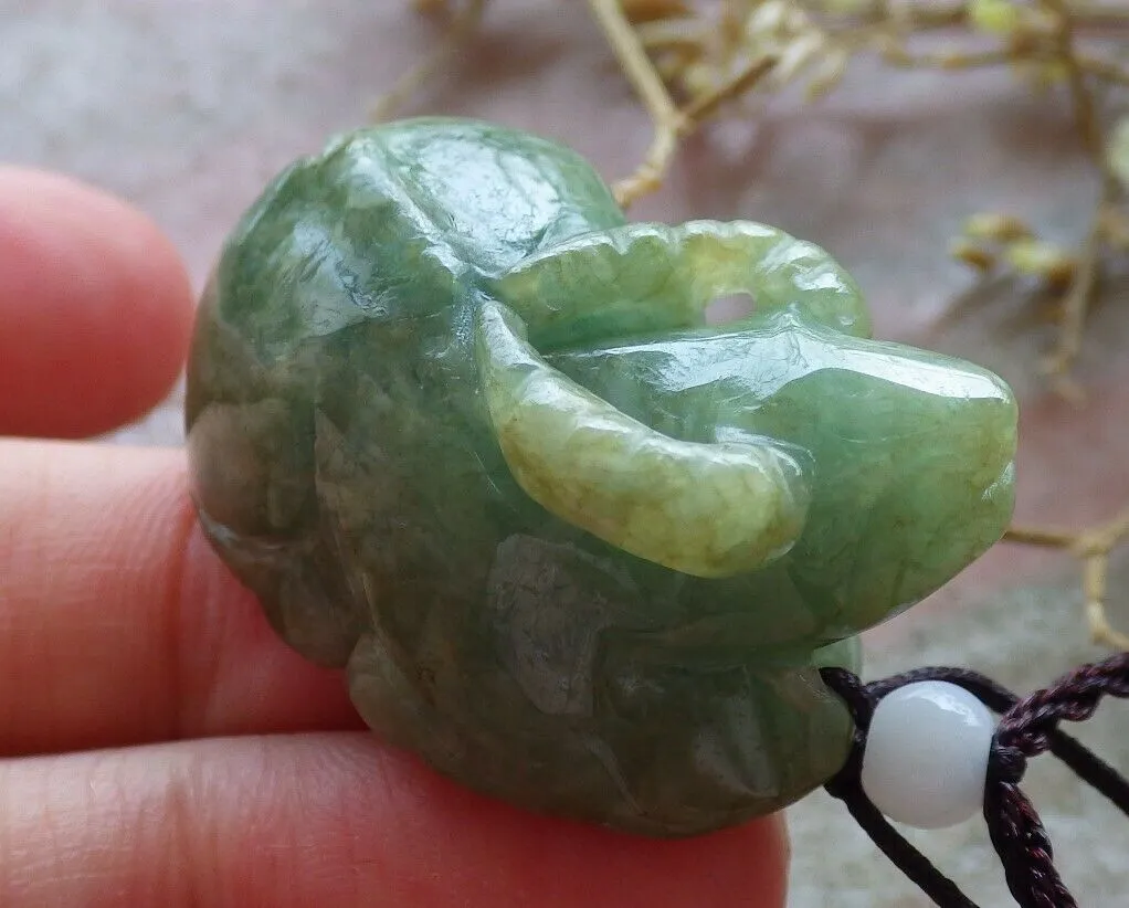 Certified Natural Jadeite Emerald A*Jade HandCarved Ox Cow Pendant 风水牛 HL8027 with Gift Box