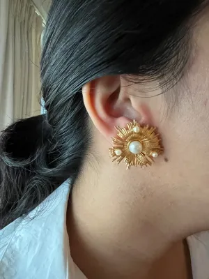 Classy Pearls Studs