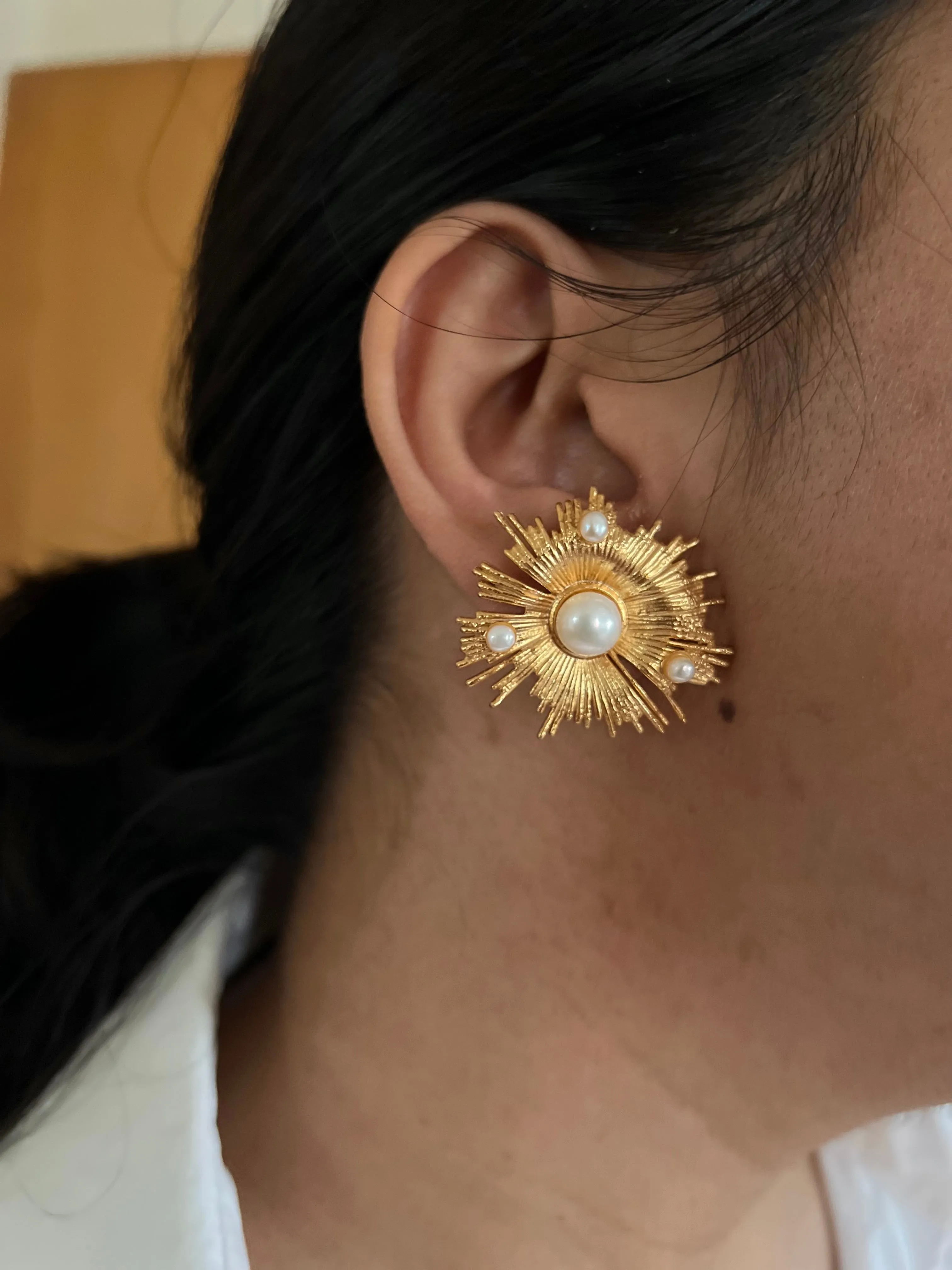 Classy Pearls Studs