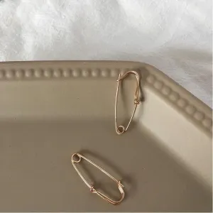 [Clearance] Safety Pin Earrings