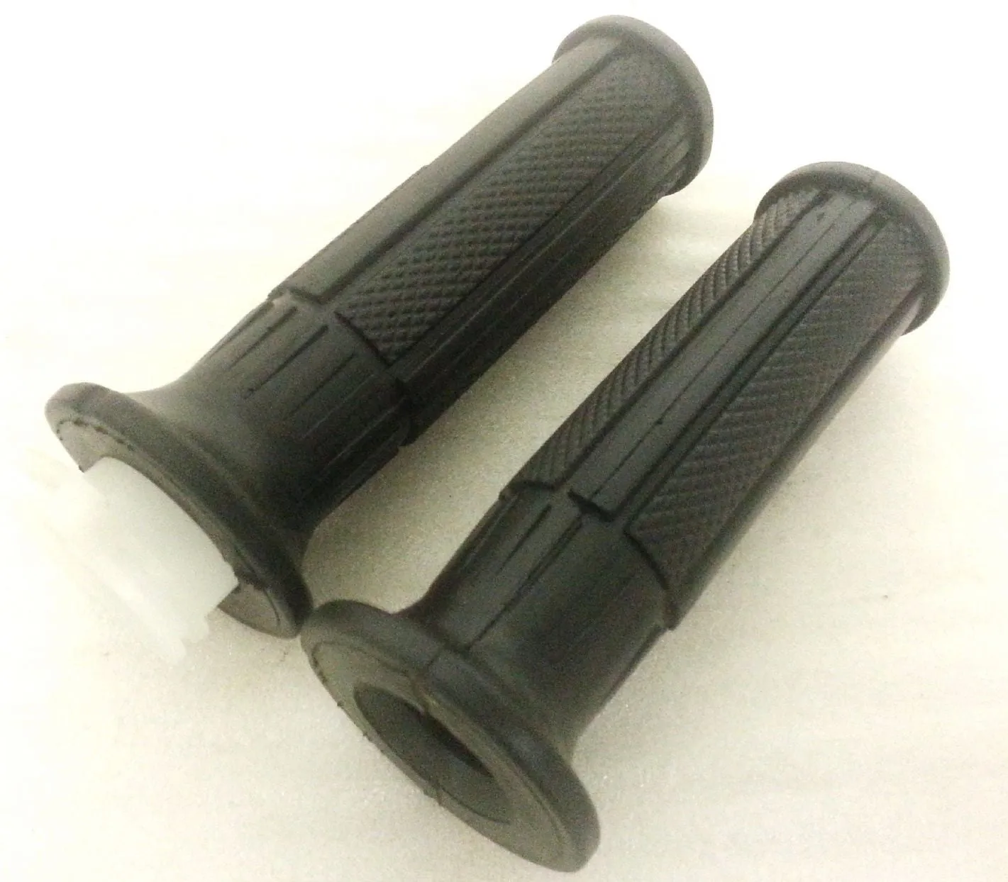 GRI01 THROTTLE TWIST GRIP HAND PAIR FOR MINI MOTO / DIRT / QUAD BIKE