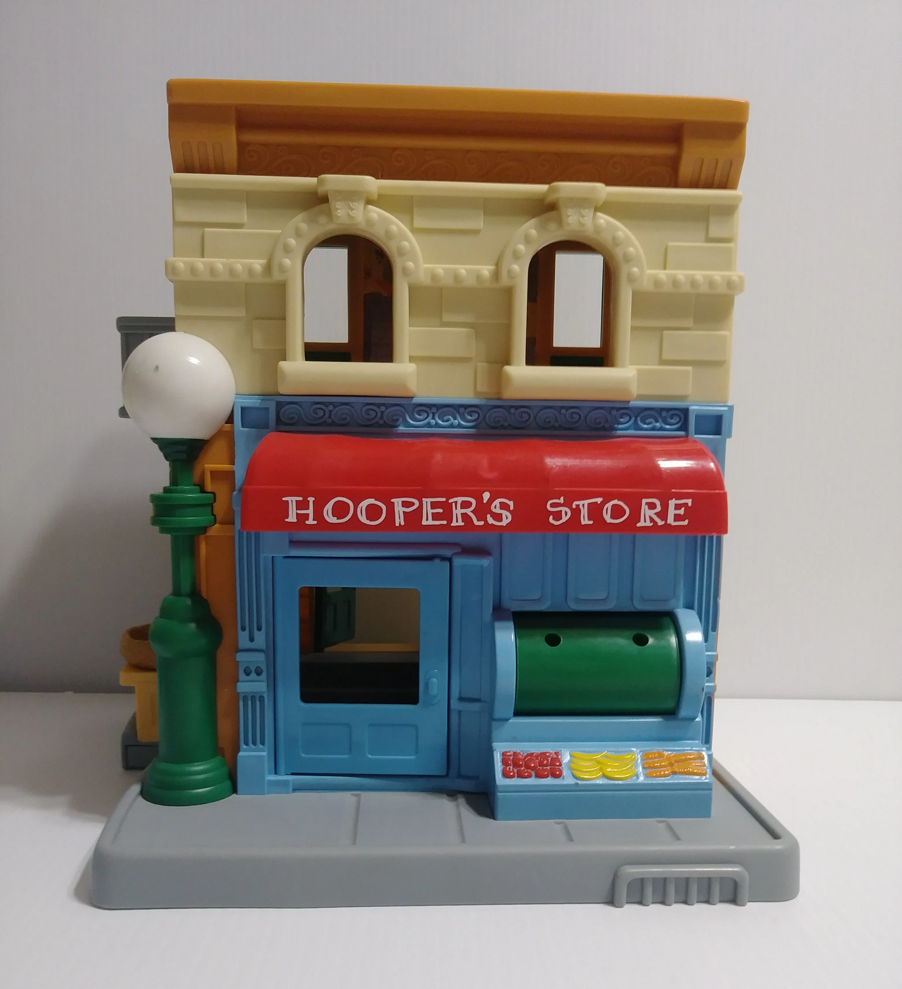 Hasbro 123 Sesame Street Mr Hooper's Store Playset