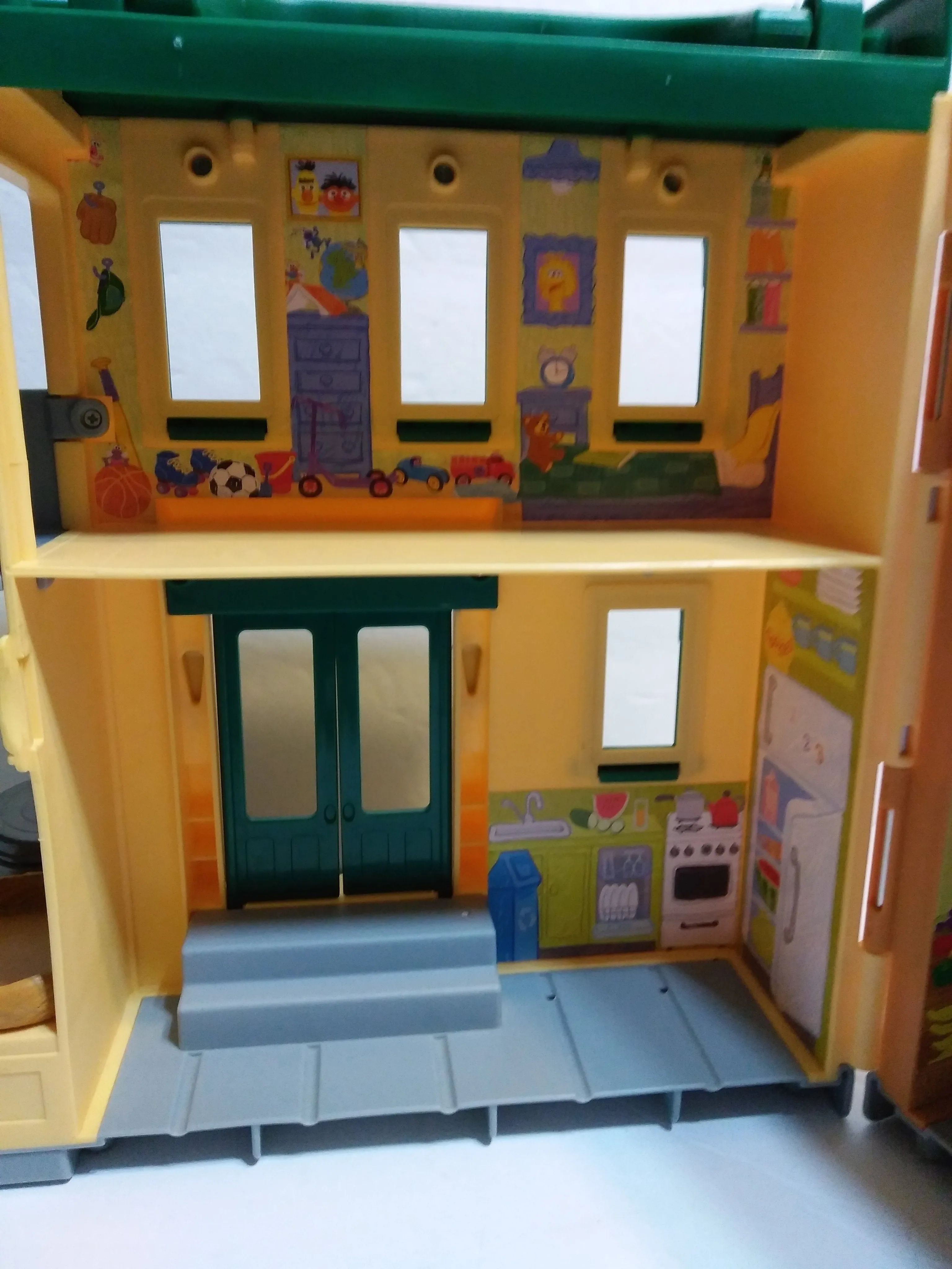 Hasbro 123 Sesame Street Mr Hooper's Store Playset