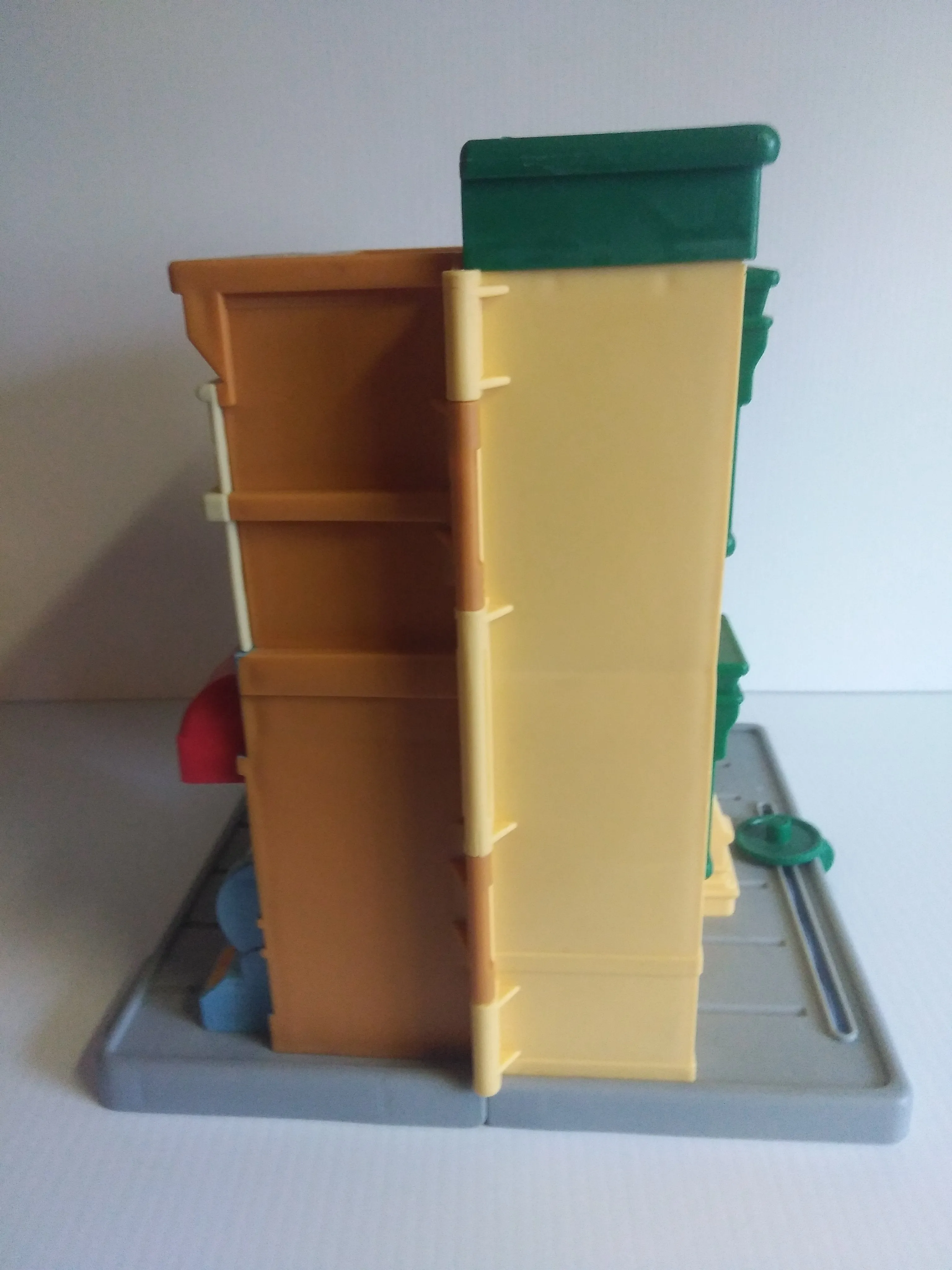 Hasbro 123 Sesame Street Mr Hooper's Store Playset