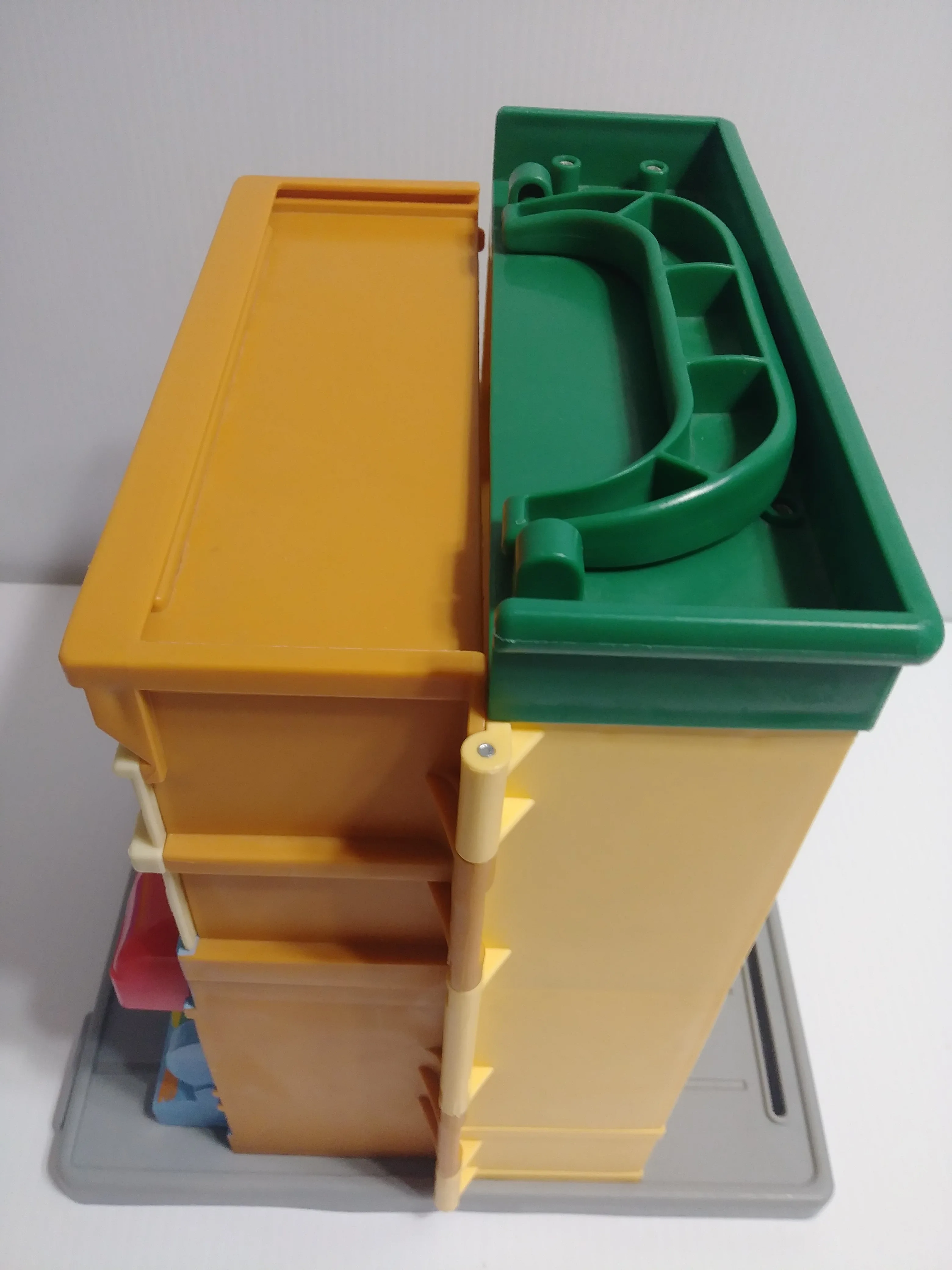 Hasbro 123 Sesame Street Mr Hooper's Store Playset