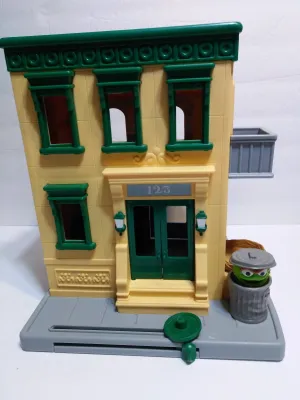Hasbro 123 Sesame Street Mr Hooper's Store Playset