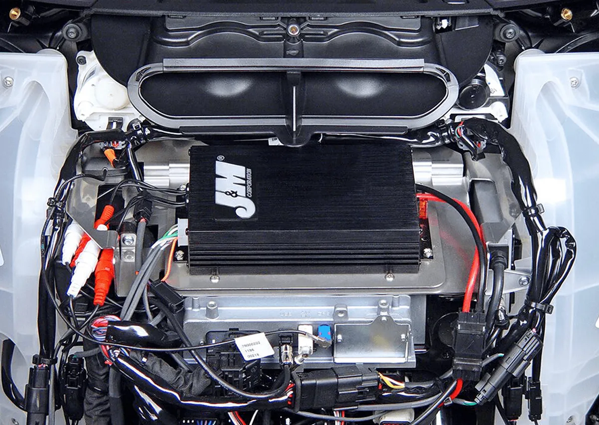 J&M JMAA-4000H-UNV Performance Series 400W AMP Kit