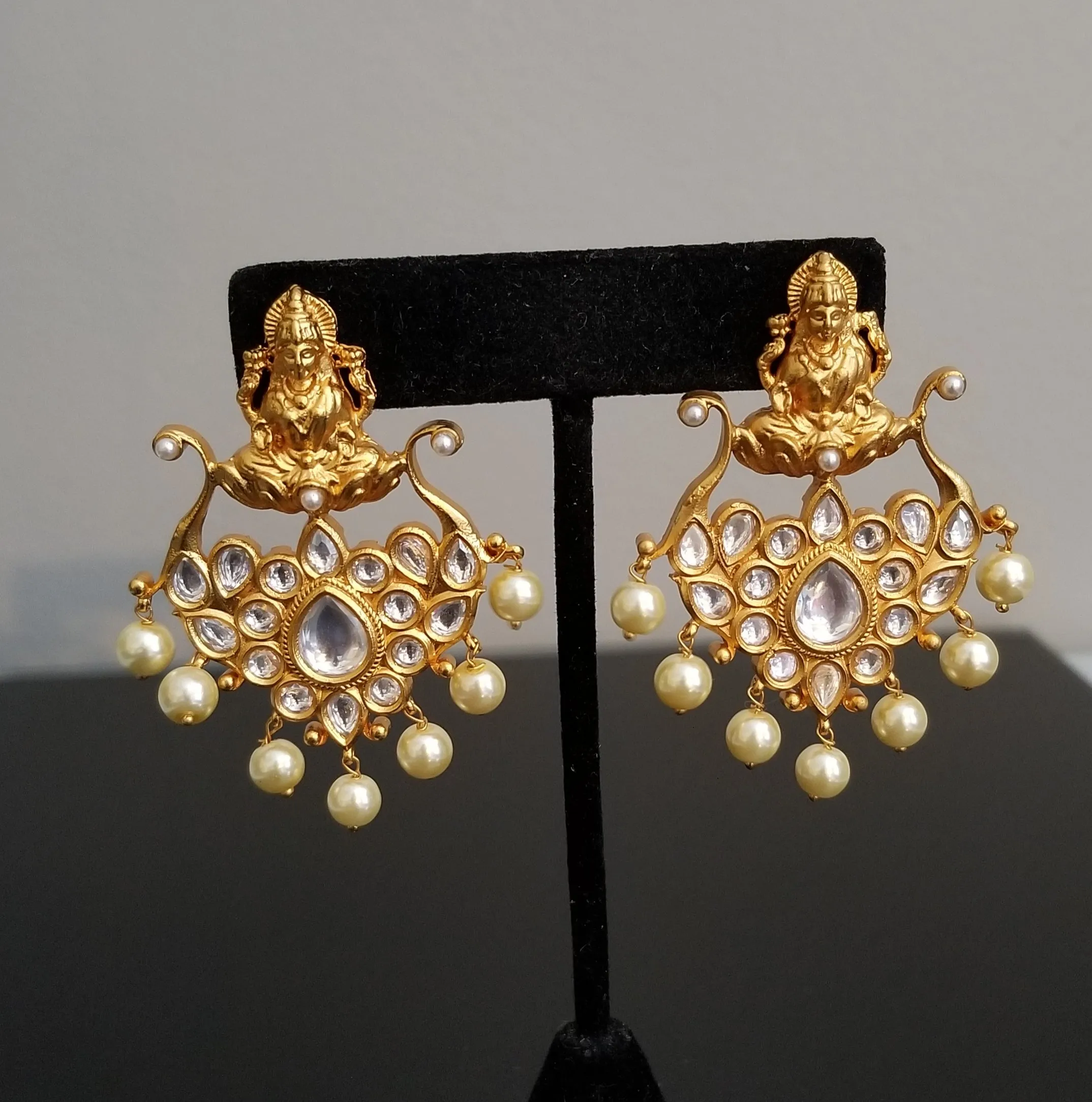 Kundan Temple Earring With Matte Gold Plating JT27
