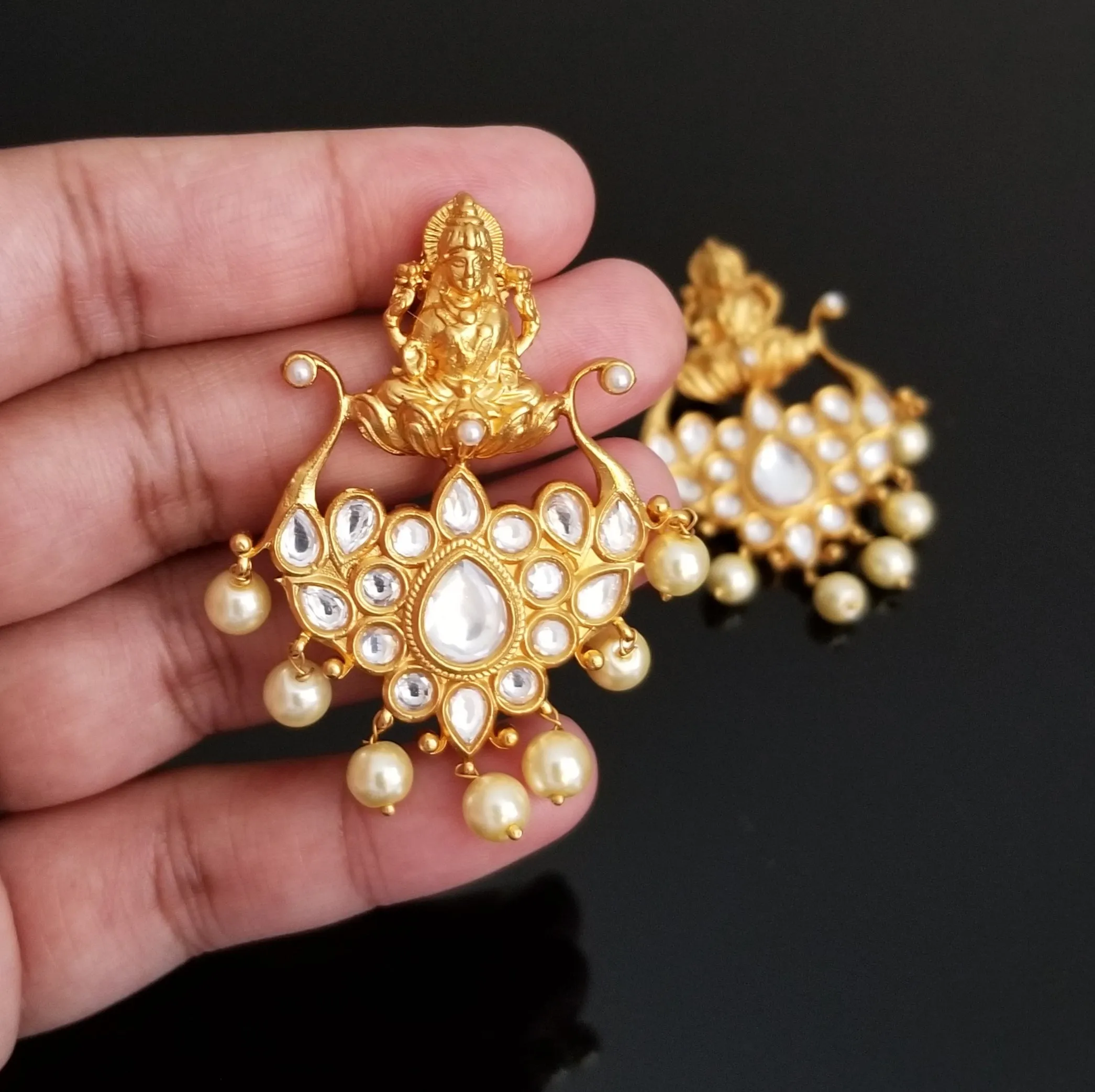 Kundan Temple Earring With Matte Gold Plating JT27