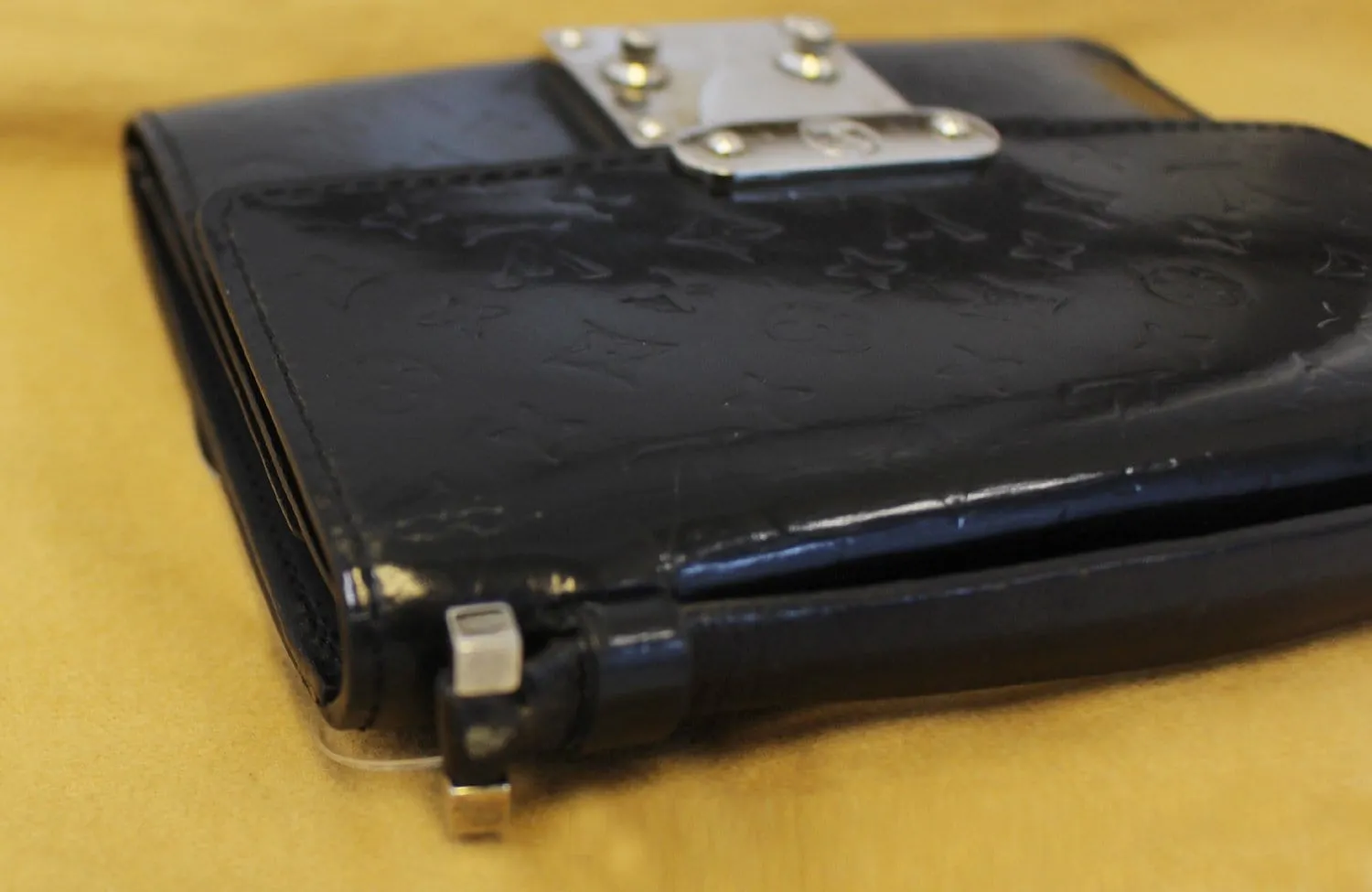 LOUIS VUITTON Monogram Mini Glace Anouchka PM Wallet Purse Black - Sale