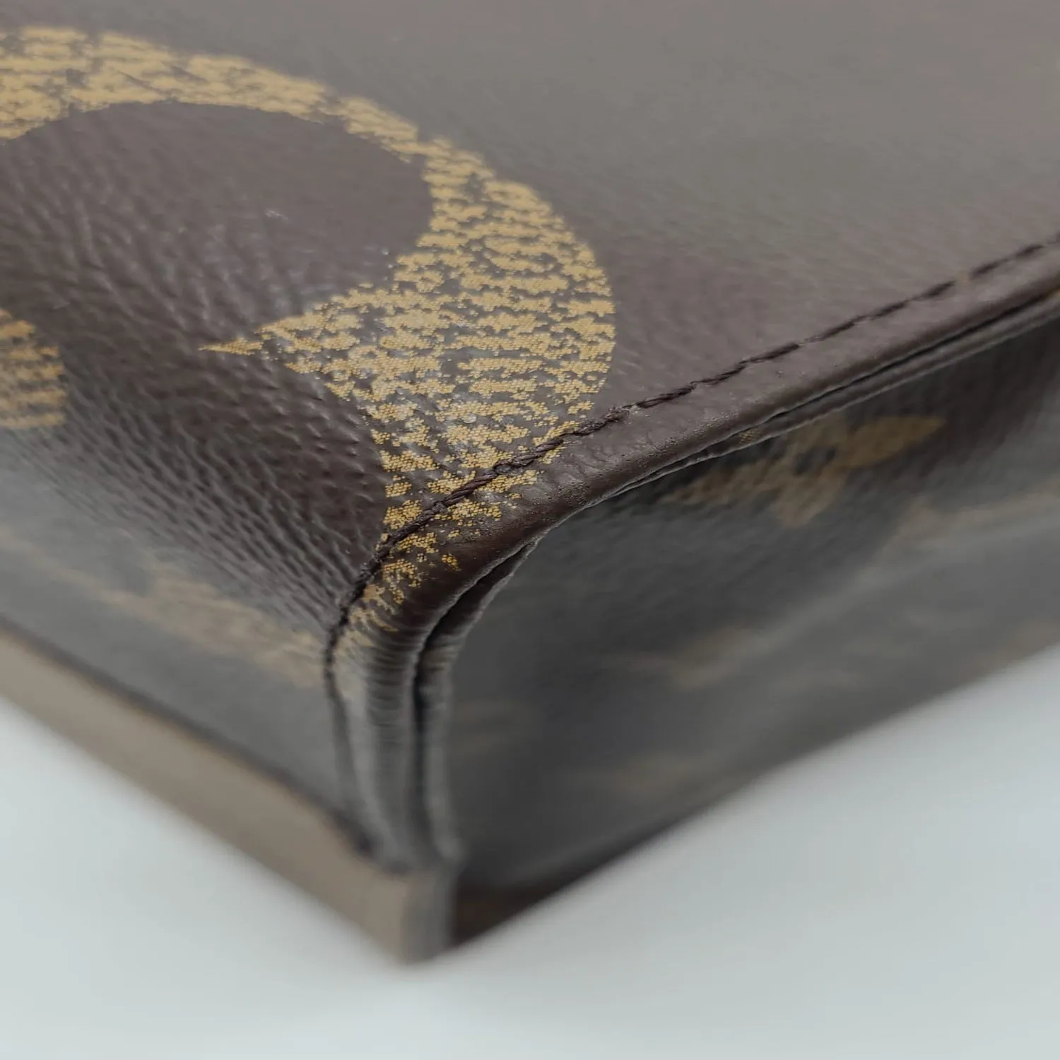 LOUIS VUITTON Onthego MM Giant Monogram Canvas Tote Shoulder Bag Brown