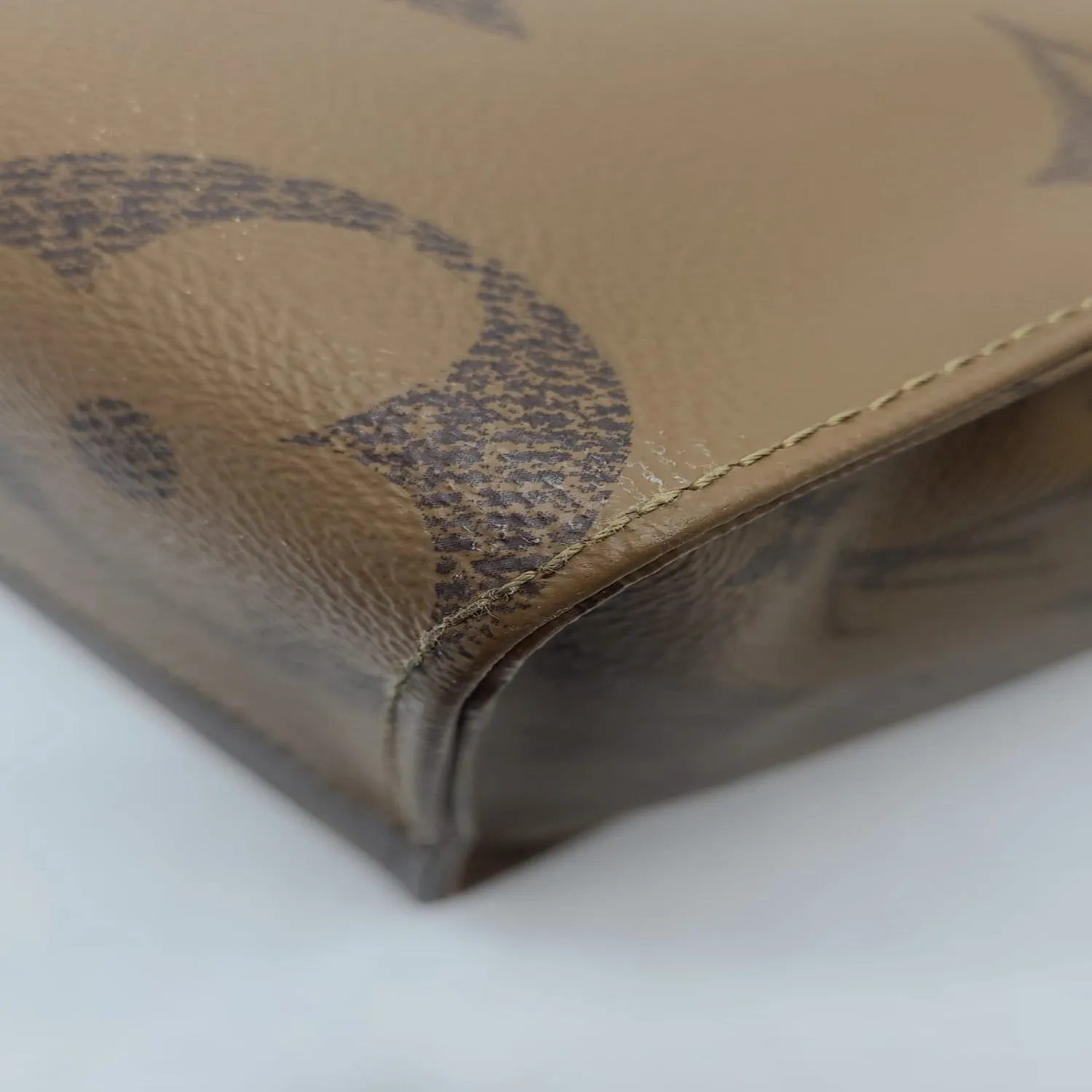 LOUIS VUITTON Onthego MM Giant Monogram Canvas Tote Shoulder Bag Brown