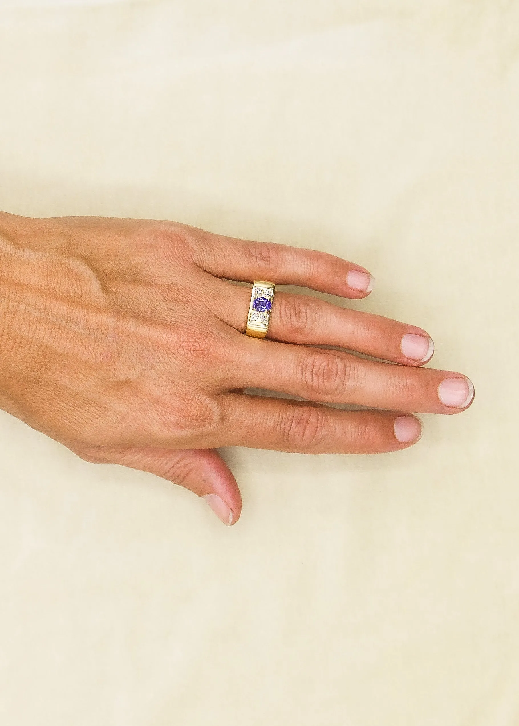 Mid-Century 18K Gold Ring with Tanzanite & Diamond