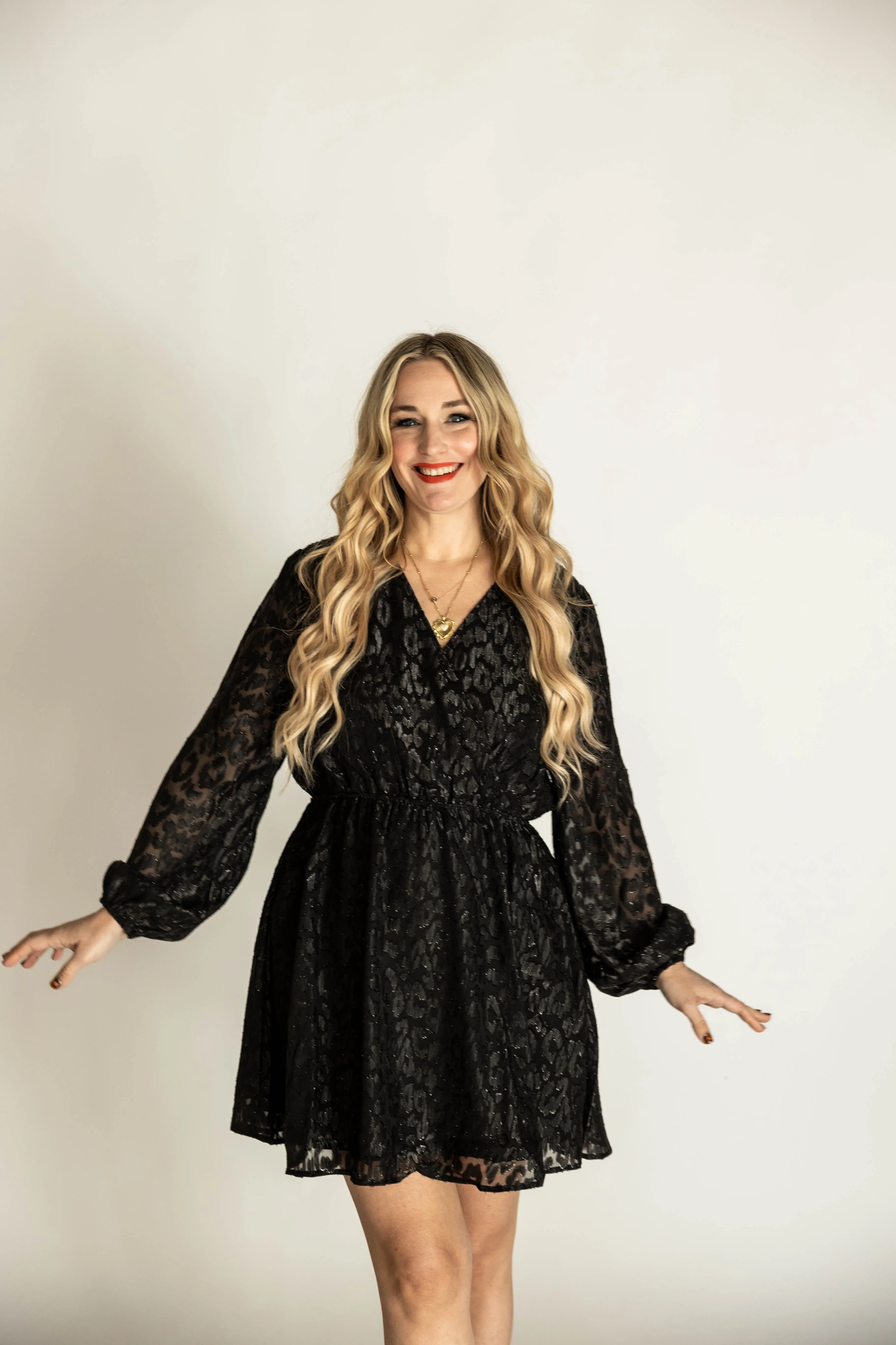 nina chiffon dress in black