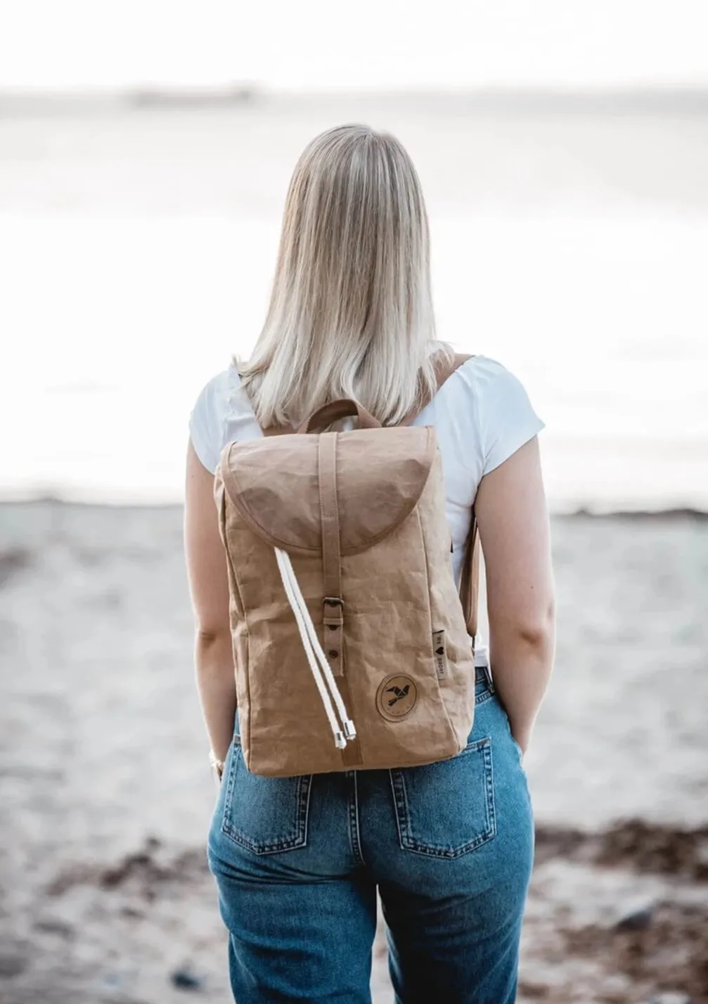 PAPERO Rucksack OWL aus Kraft Papier 13 L leicht, reißfest und wasserfest vegan, nachhaltig