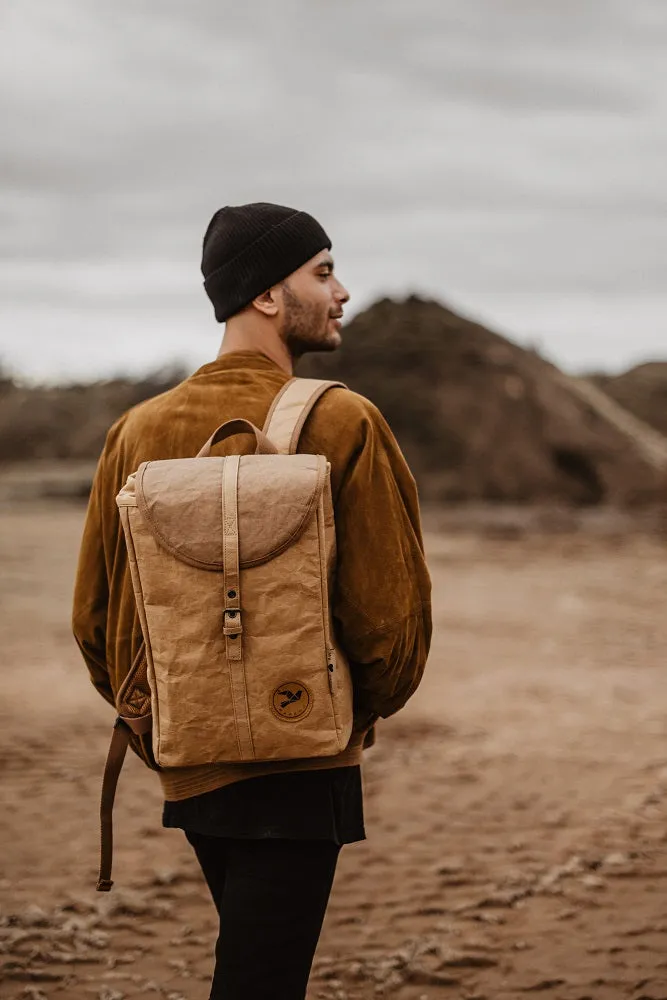 PAPERO Rucksack OWL aus Kraft Papier 13 L leicht, reißfest und wasserfest vegan, nachhaltig