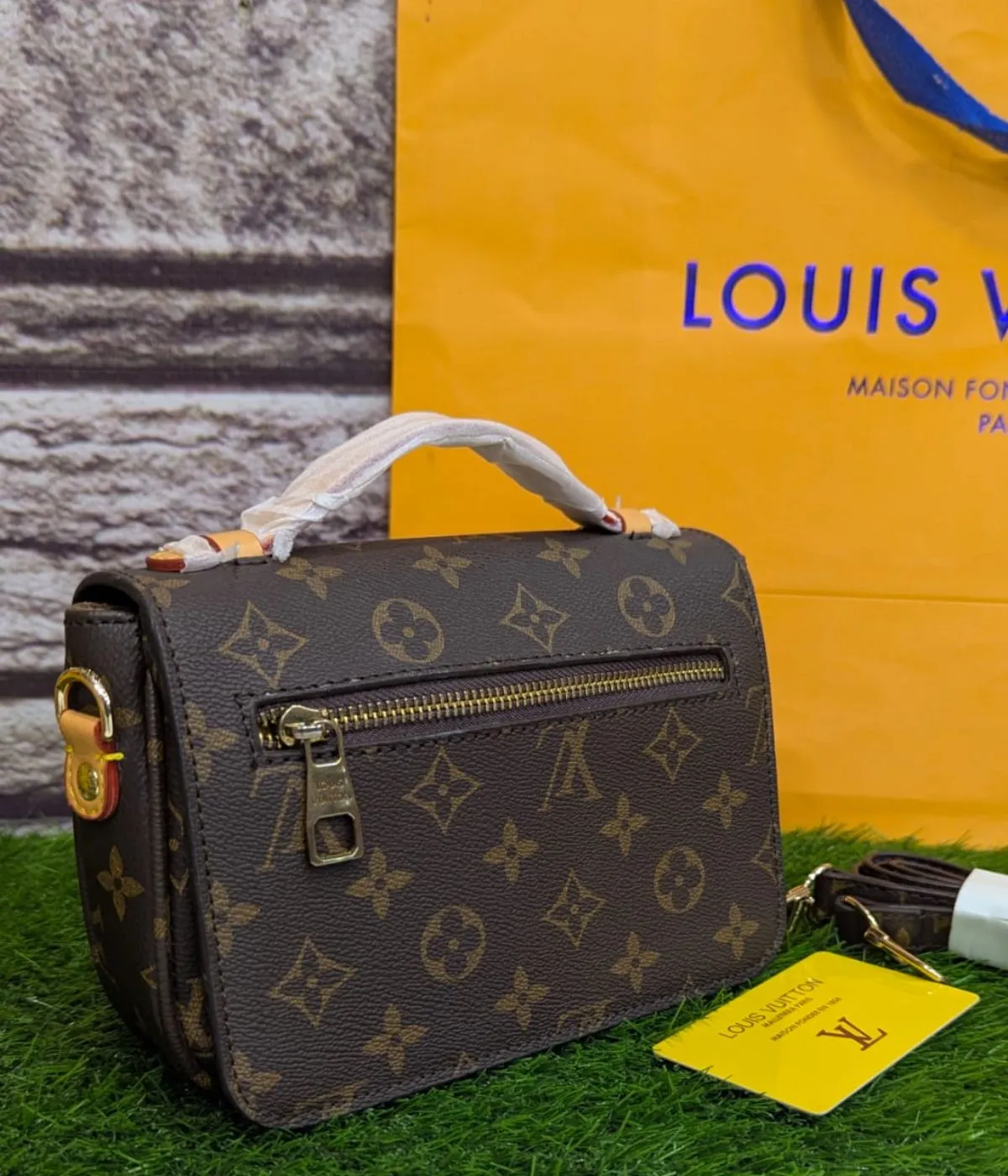 Pochette Metis Shoulder Handbags