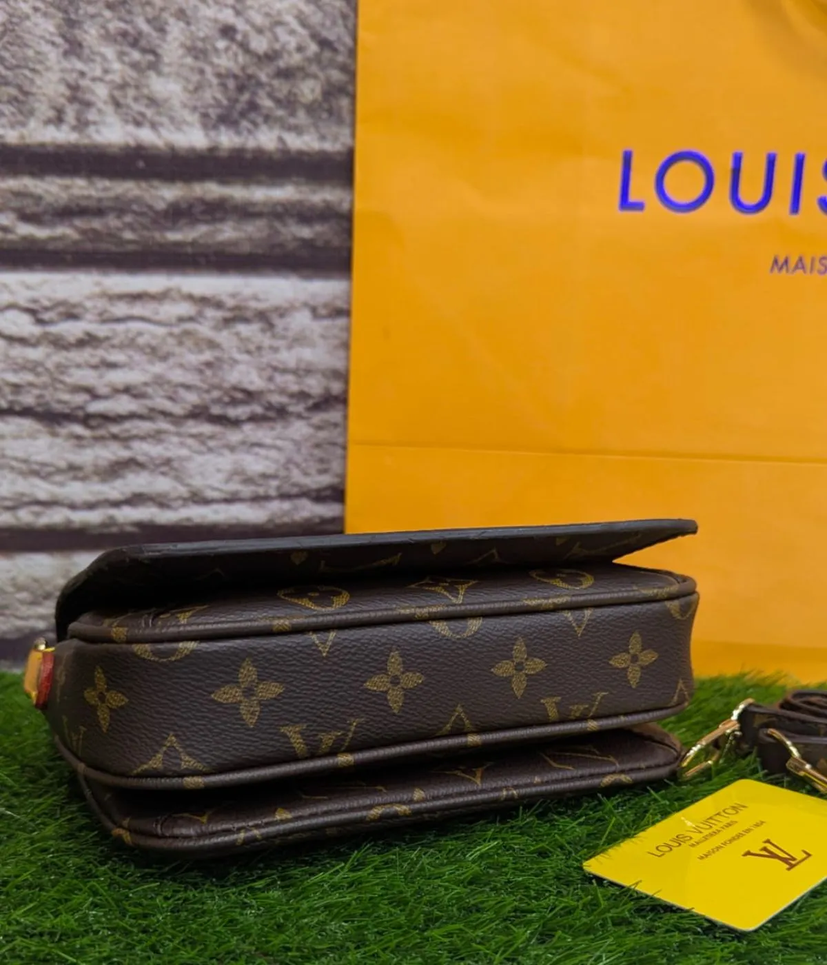 Pochette Metis Shoulder Handbags