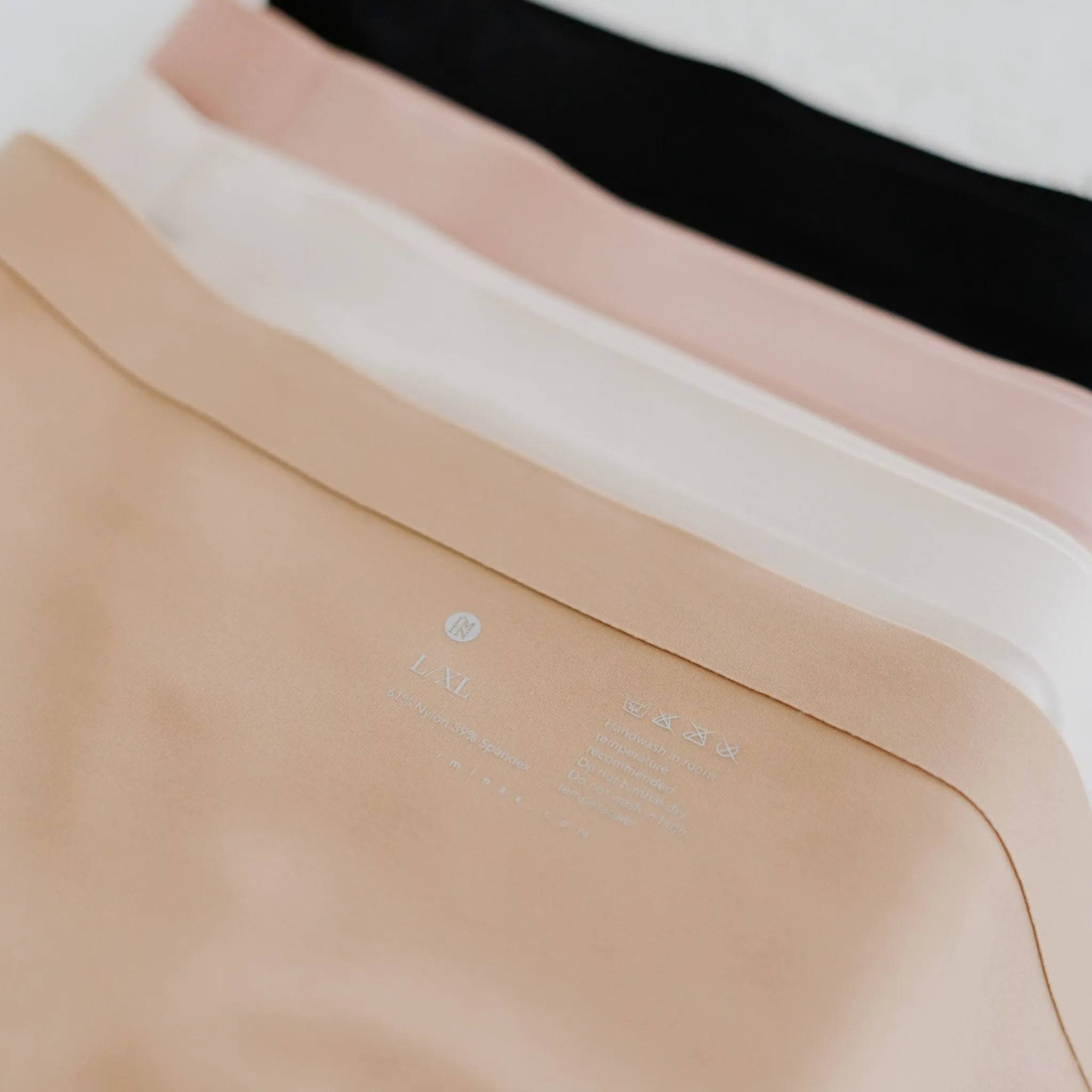 Premium Mid-Rise Seamless Butthugger in Toffee Cream