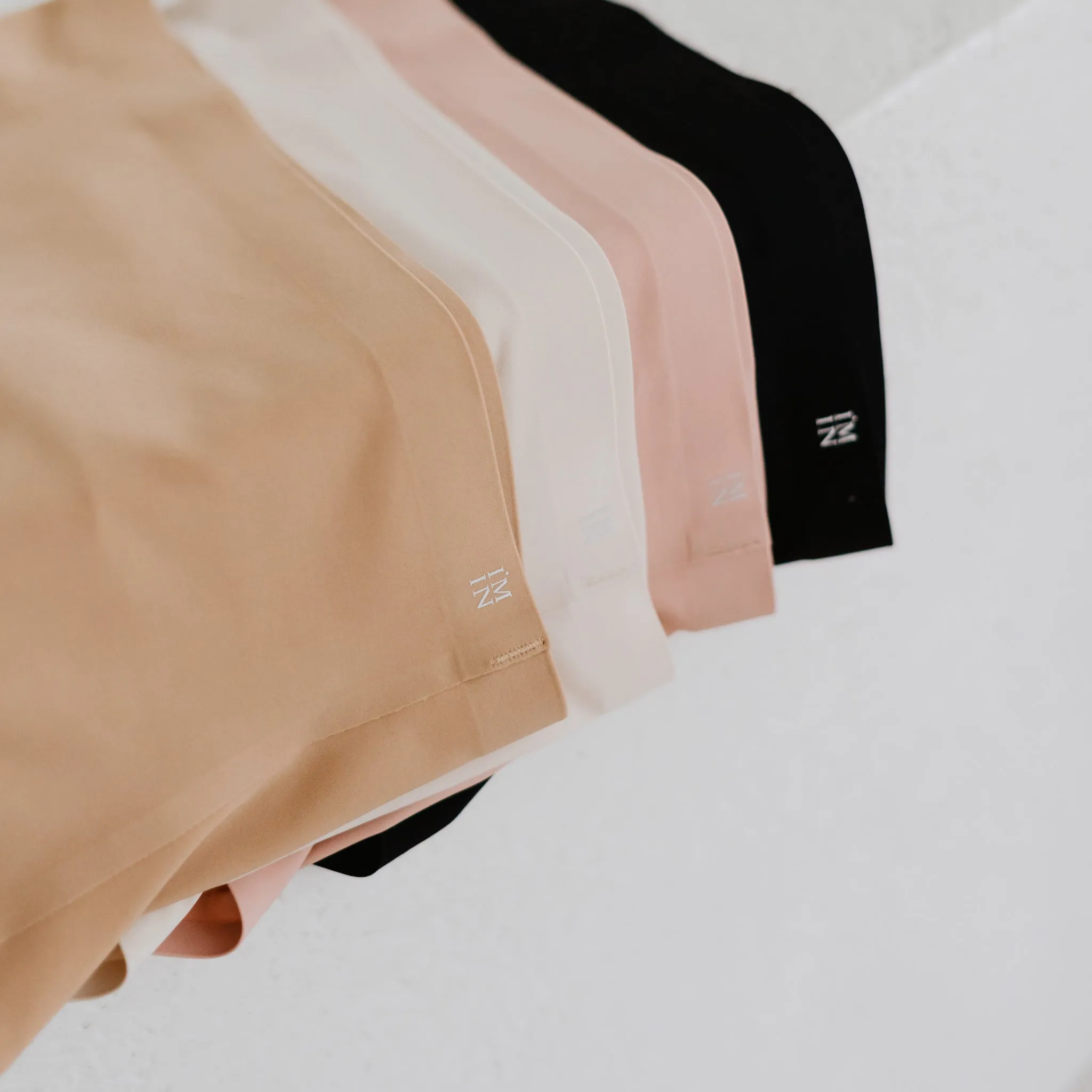 Premium Mid-Rise Seamless Butthugger in Toffee Cream