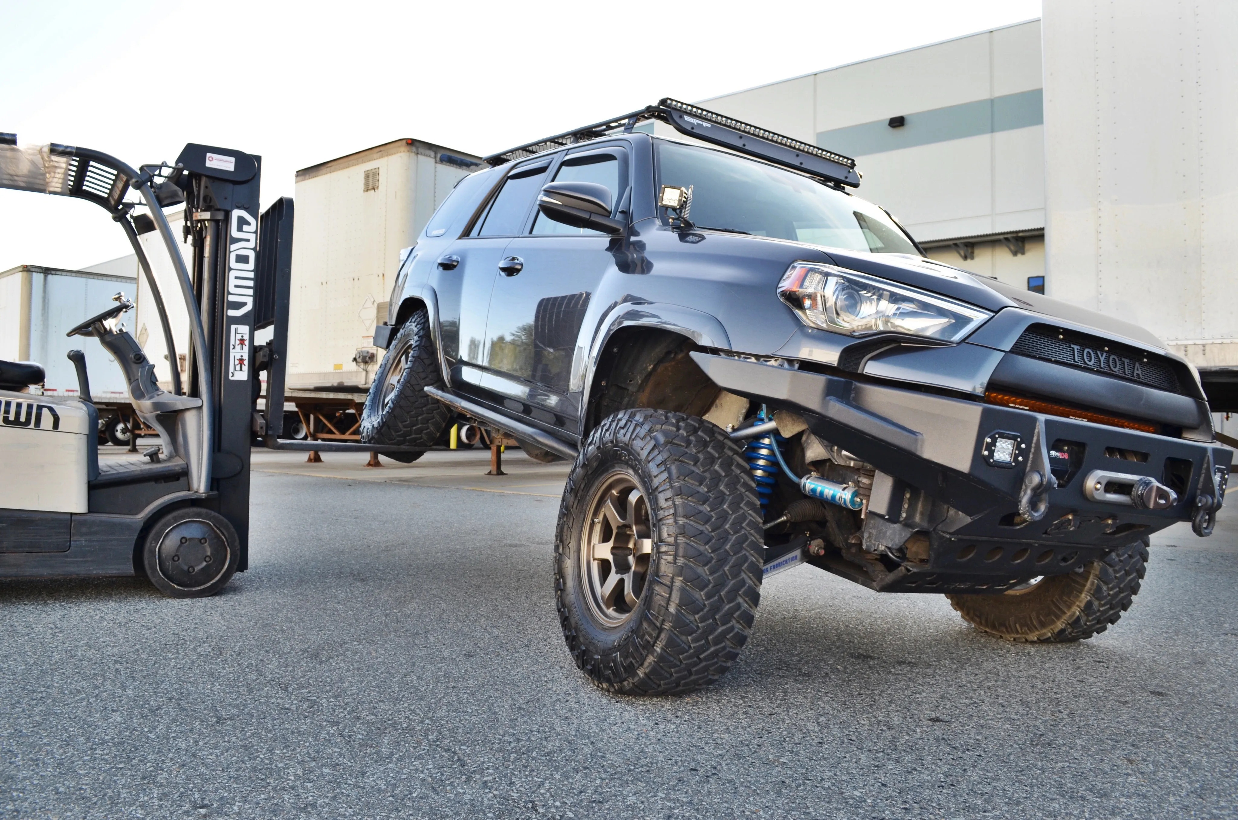 Rear Long Travel King Shocks 2.5 With Remote Res For 03 4runner/ 06 FJ Cruiser