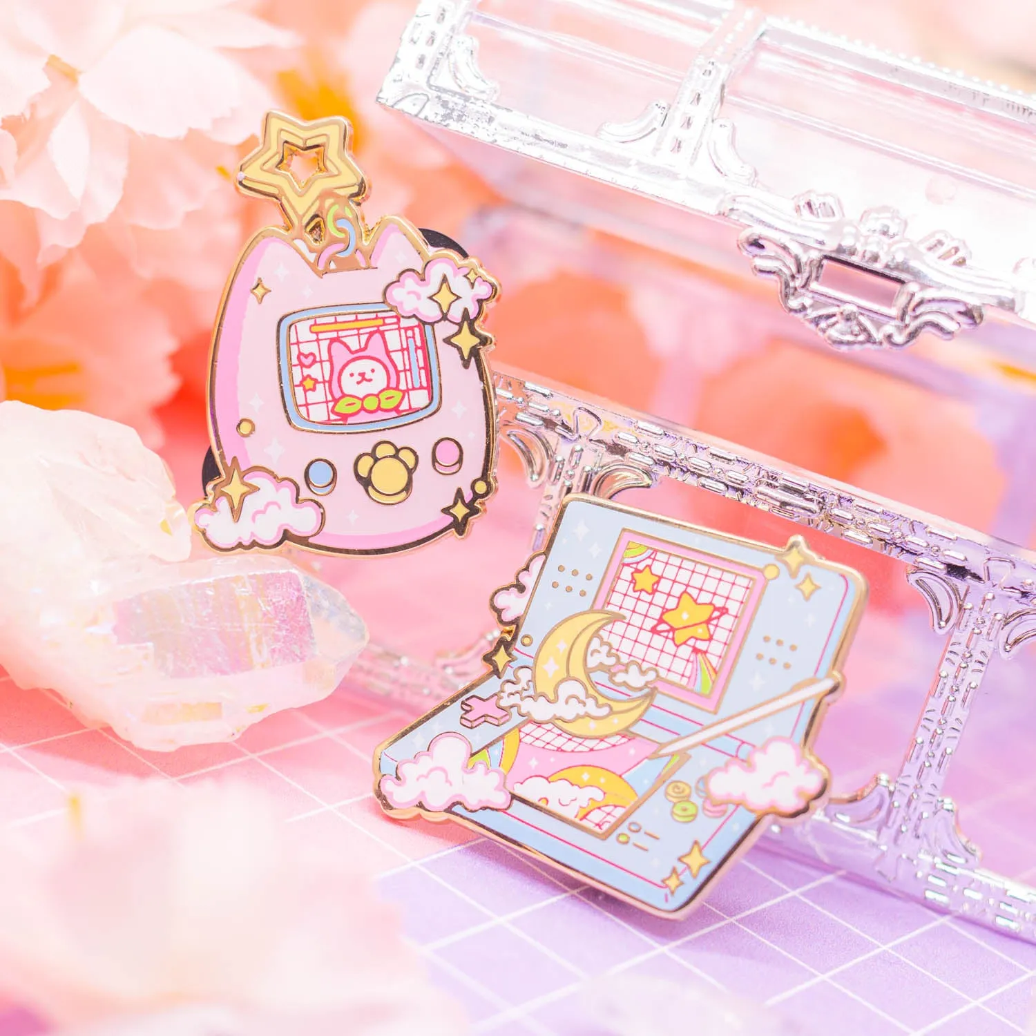 Retro Dream - DS Moon Lite enamel pin
