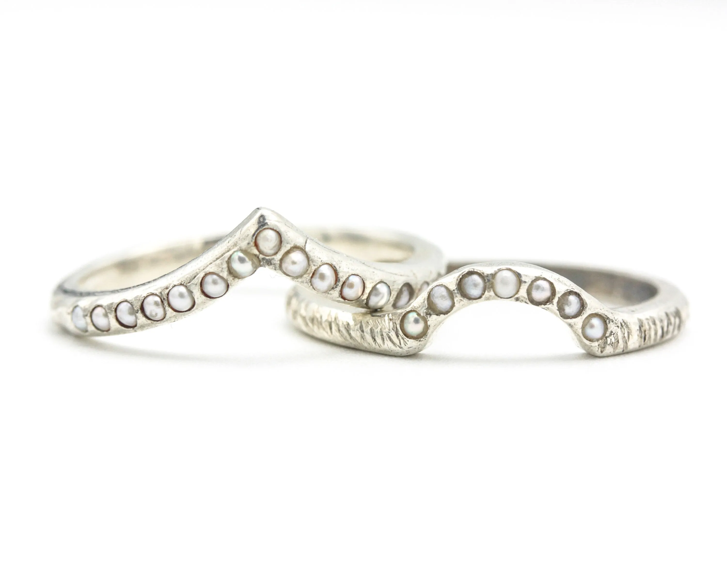 Silver hammer texture design band ring with tiny 15 freshwater pearls set with silve line texture design band ring with tiny 7 pearls