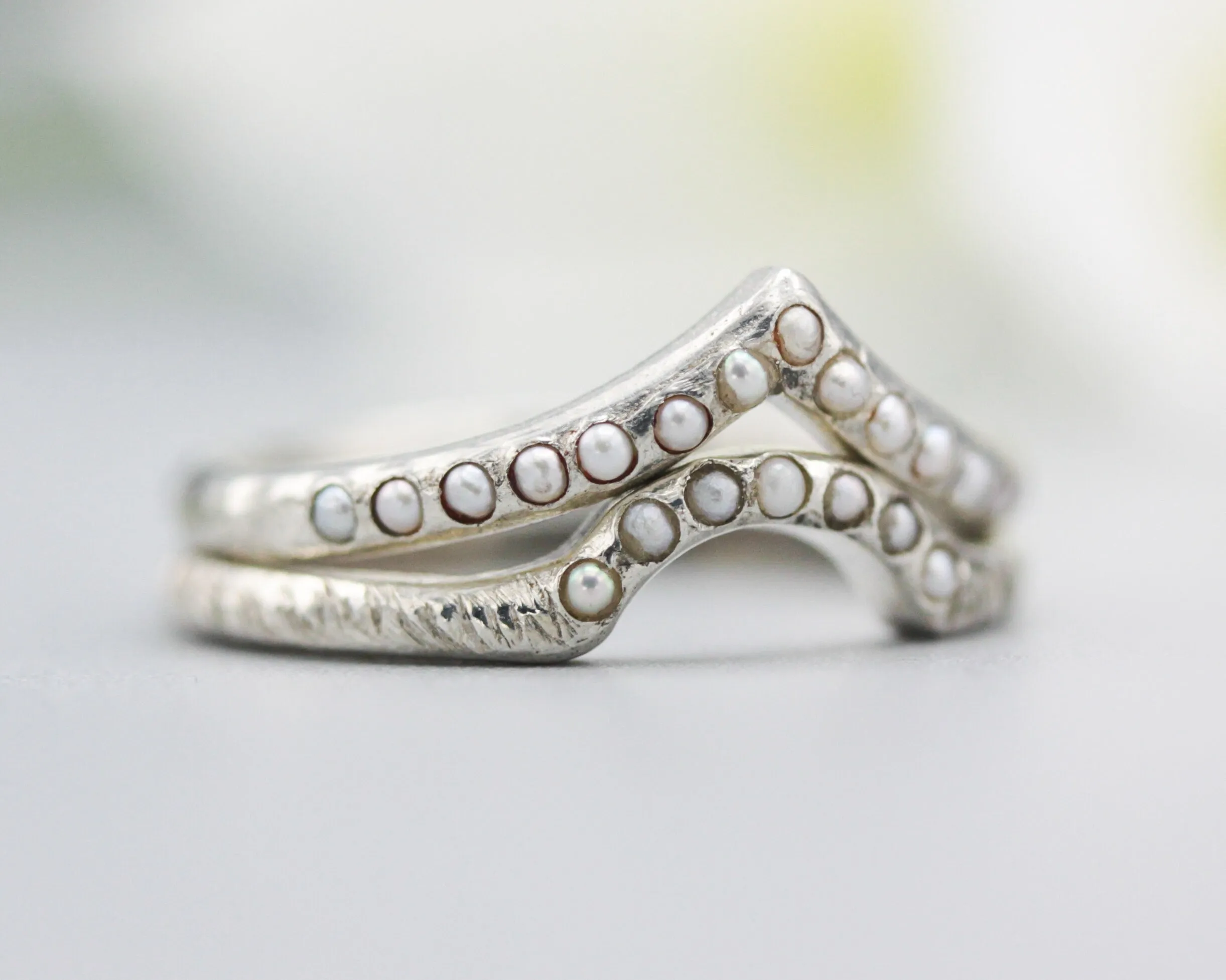 Silver hammer texture design band ring with tiny 15 freshwater pearls set with silve line texture design band ring with tiny 7 pearls