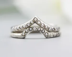 Silver hammer texture design band ring with tiny 15 freshwater pearls set with silve line texture design band ring with tiny 7 pearls