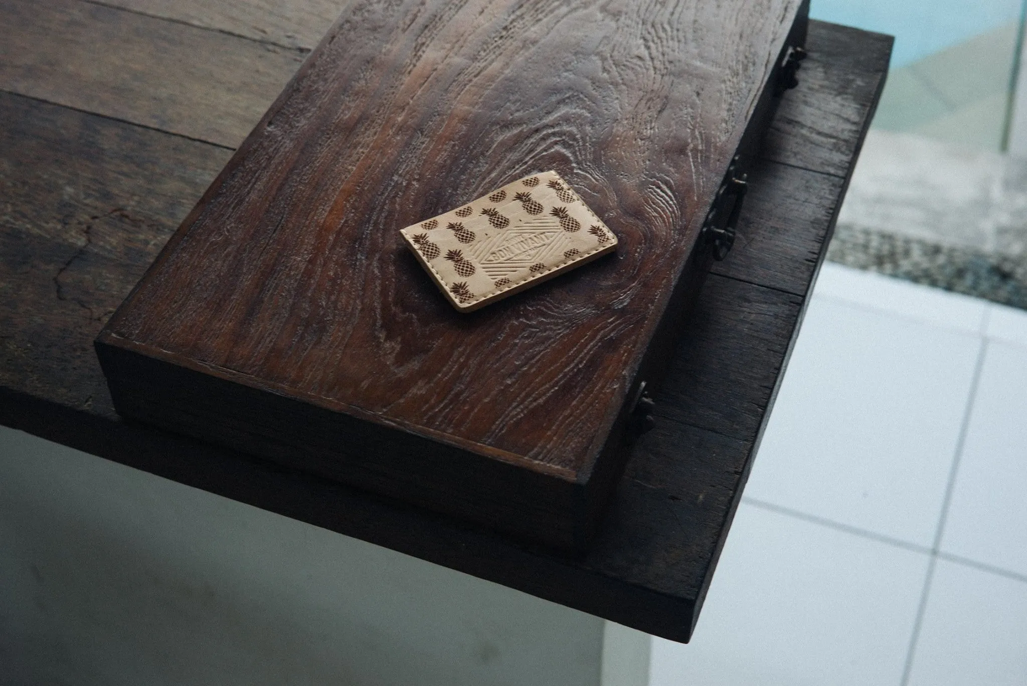 Staple Card Holder - Pina