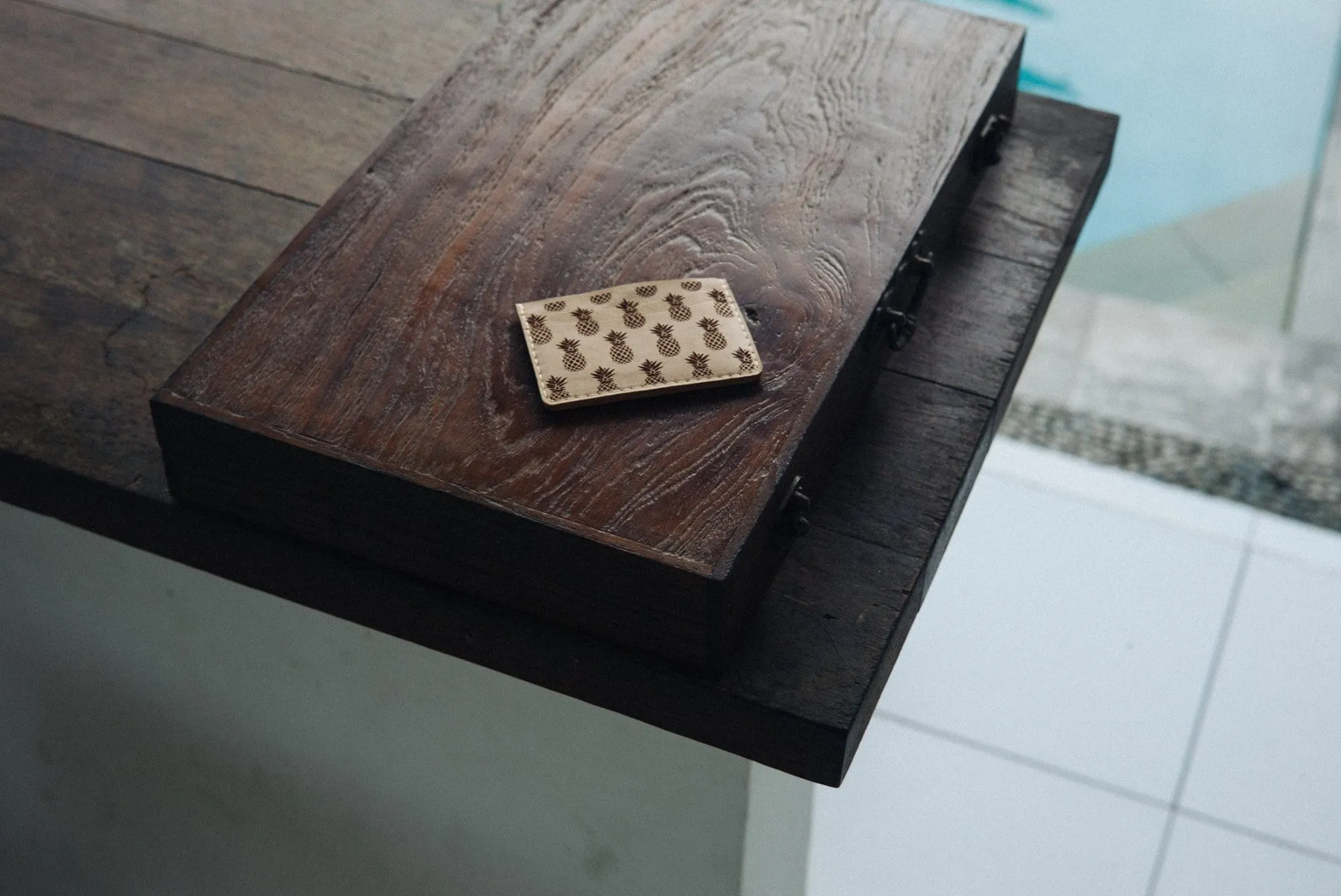 Staple Card Holder - Pina