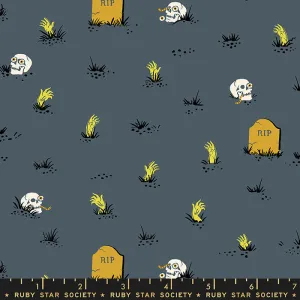 Tiny Frights, Graveyard Ghostly - fat quarter