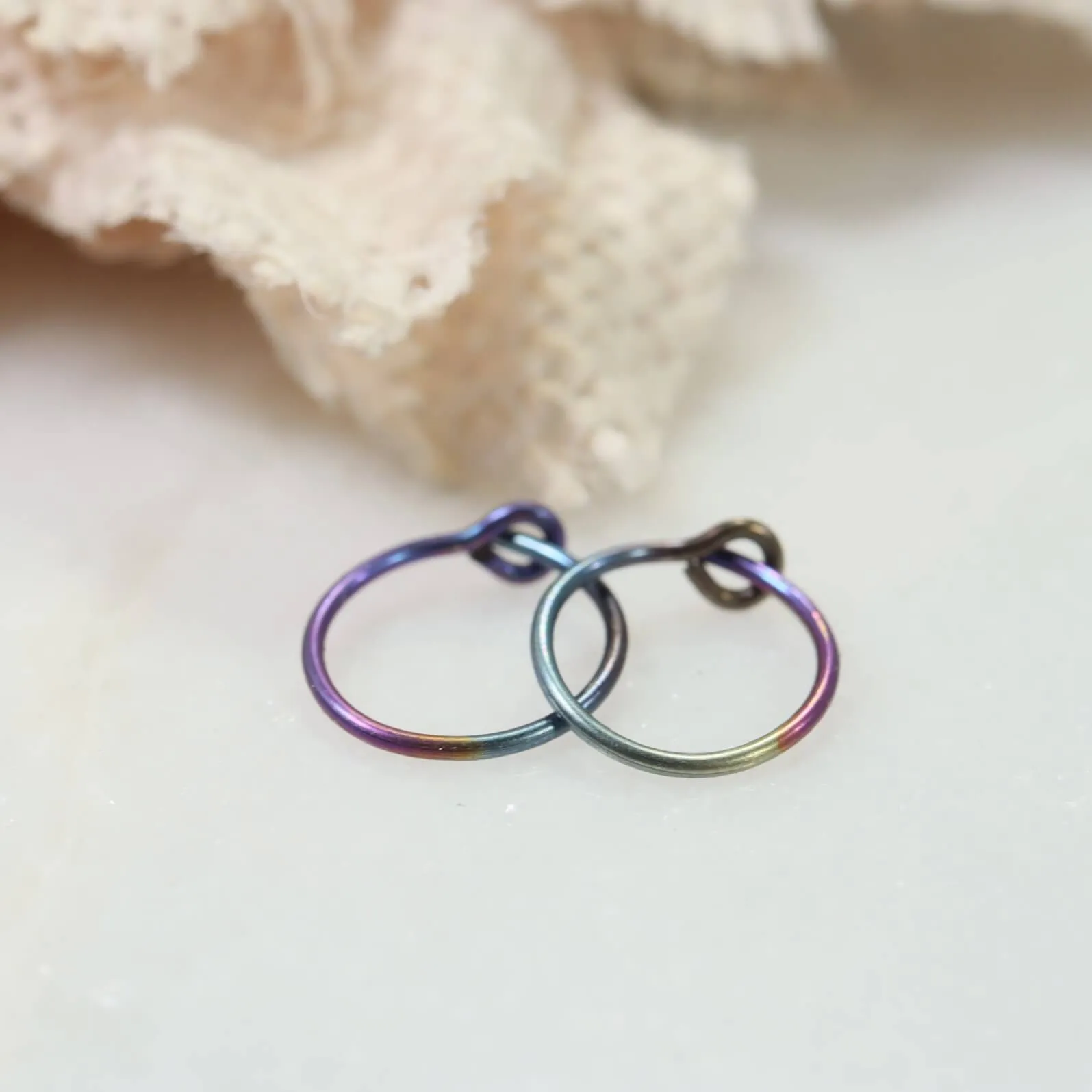 Tiny Hoop Earring Plain - Niobium Choose Your Diameter, Gauge