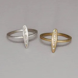 Tiny Leaf Ring