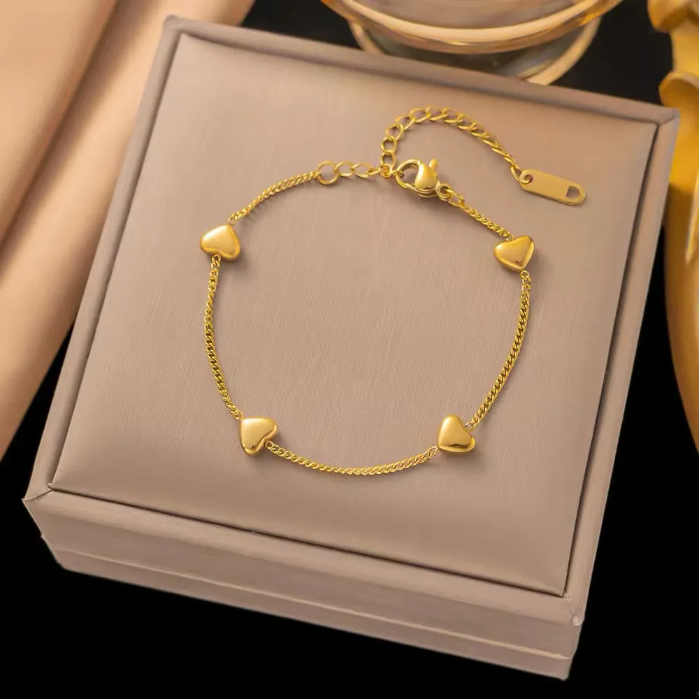 Upscale Minimal Love Heart Charm Chain Bracelet
